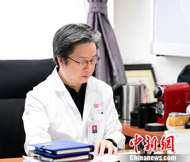 (身边的变化)医生亲历:乳腺癌治疗的破茧之路